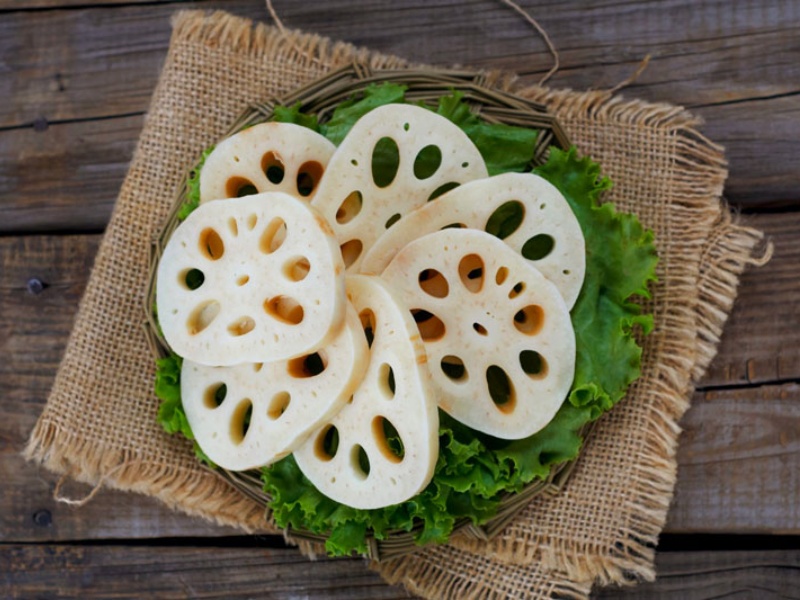 Củ sen là thực phẩm lợi sữa sau sinh mổ
