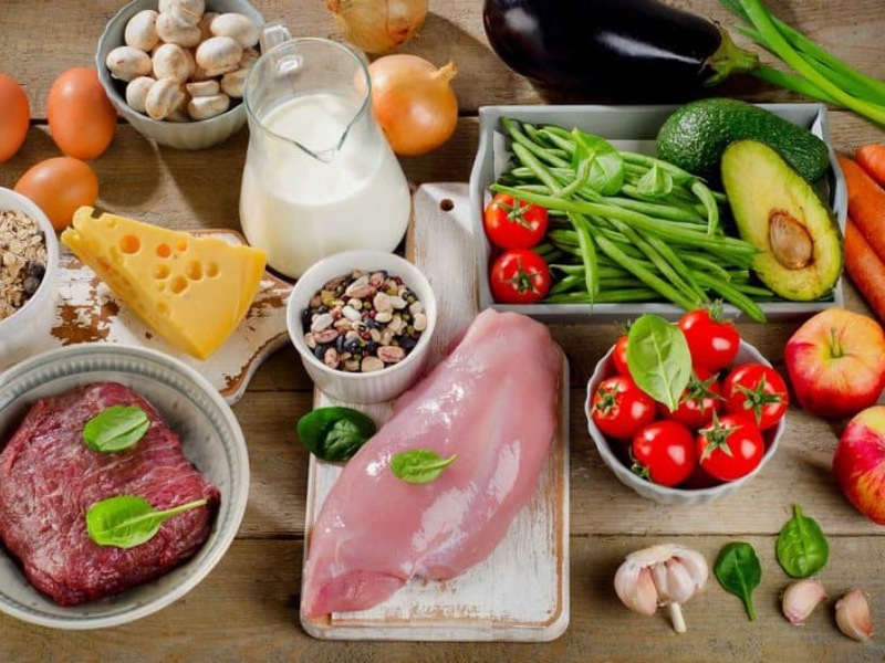 Mẹ bỉm nên chú trọng chế độ ăn uống và nghỉ ngơi hợp lý 