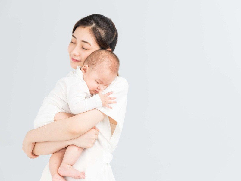 Mẹ nên ưu tiên nghỉ ngơi thật nhiều để tránh kiệt sức