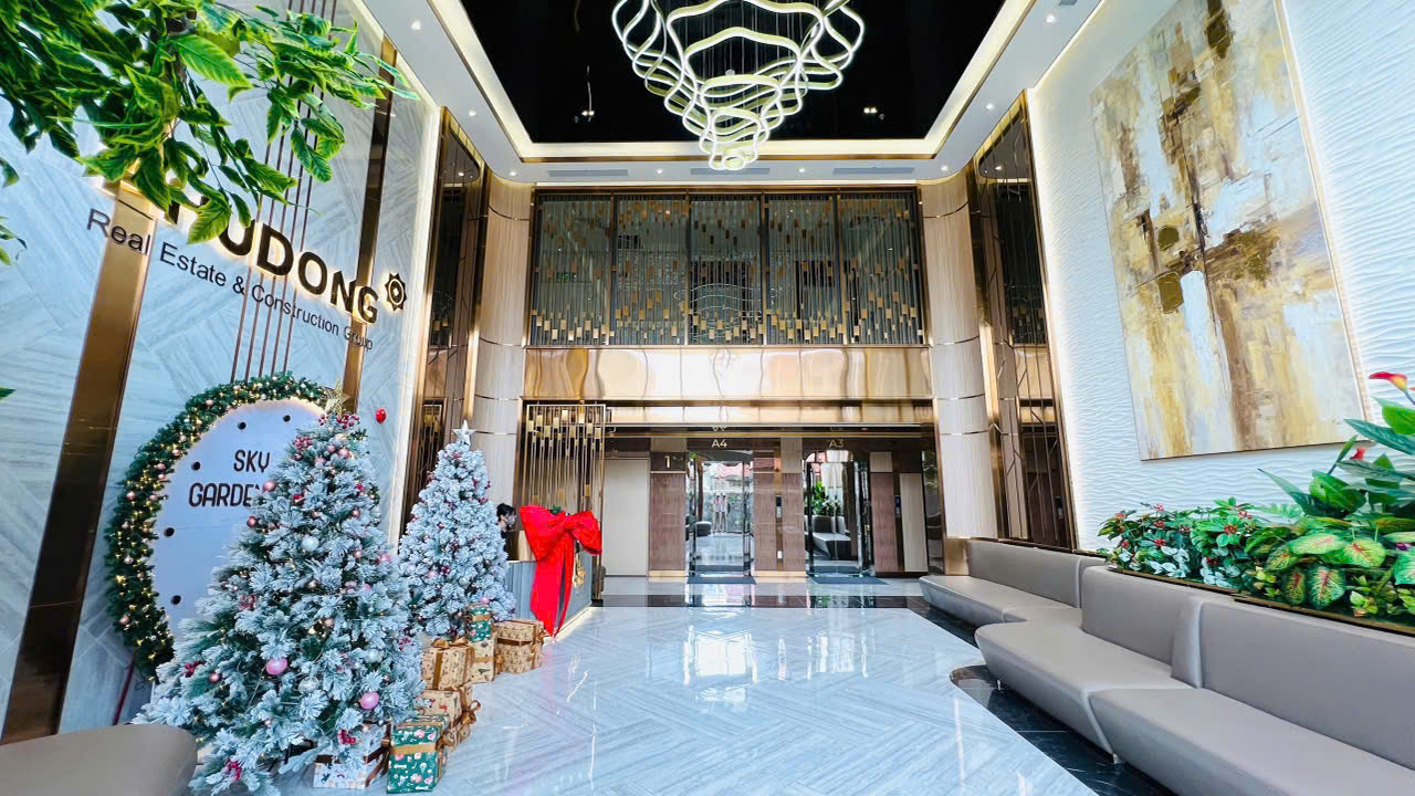 Sảnh lễ tân tại chung cư Phú Đông Sky Garden